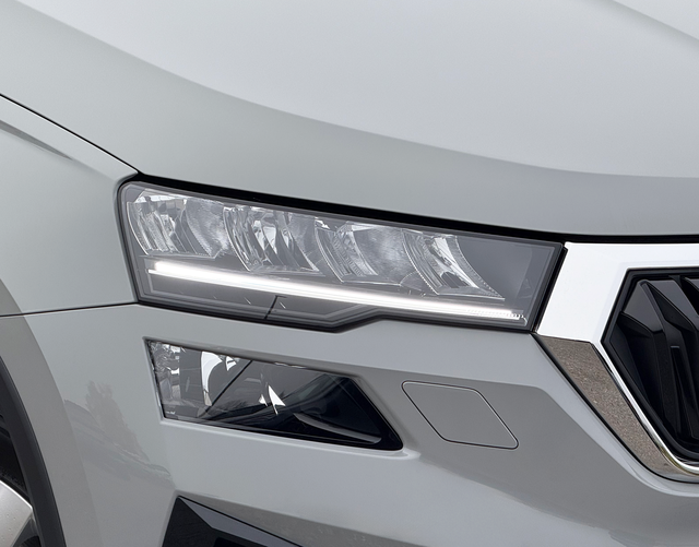 LED Scheinwerfer Skoda Karoq SELECTION 1.5 TSI 110kW DSG