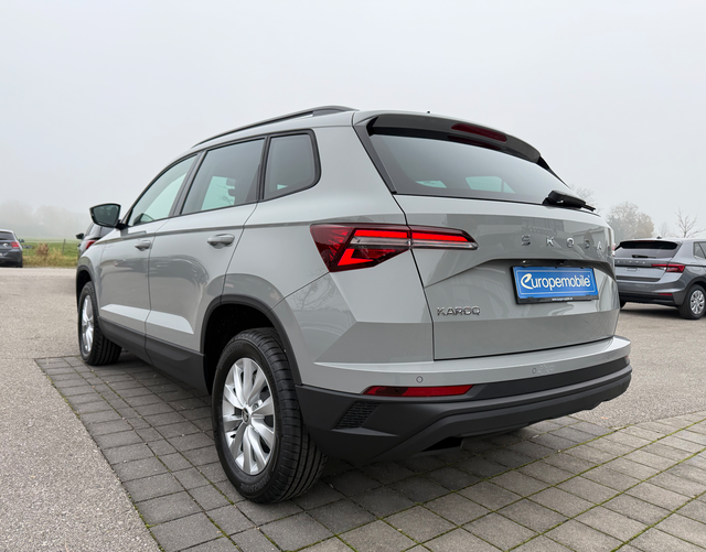 Hinten Skoda Karoq SELECTION 1.5 TSI 110kW DSG