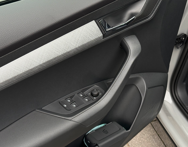 Fahrertür Skoda Karoq SELECTION 1.5 TSI 110kW DSG