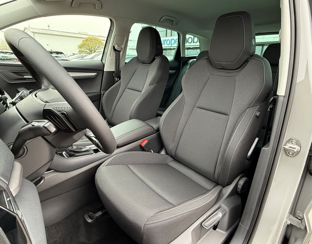 Vordersitze Polsterung Skoda Karoq SELECTION 1.5 TSI 110kW DSG