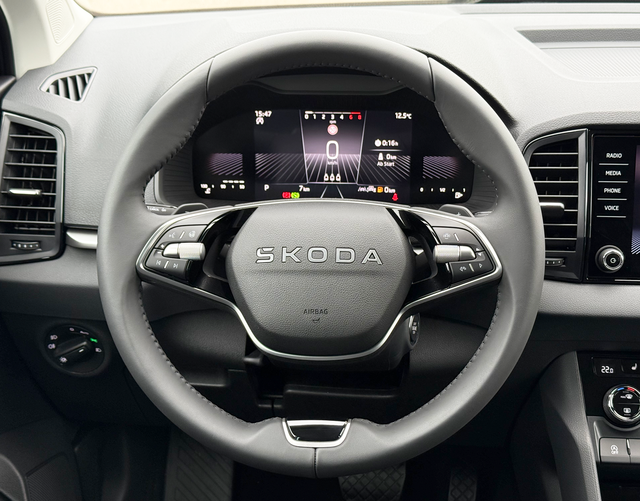 Lenkrad Skoda Karoq SELECTION 1.5 TSI 110kW DSG