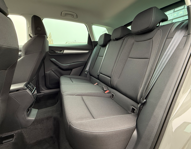 Rücksitzbank Skoda Karoq SELECTION 1.5 TSI 110kW DSG