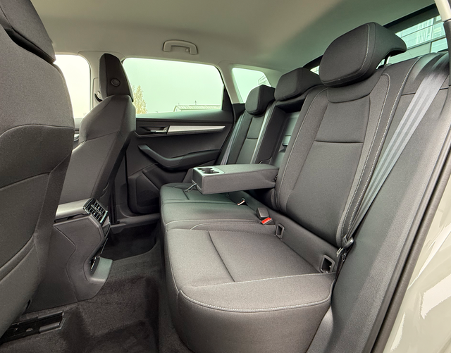 Rücksitzbank Skoda Karoq SELECTION 1.5 TSI 110kW DSG