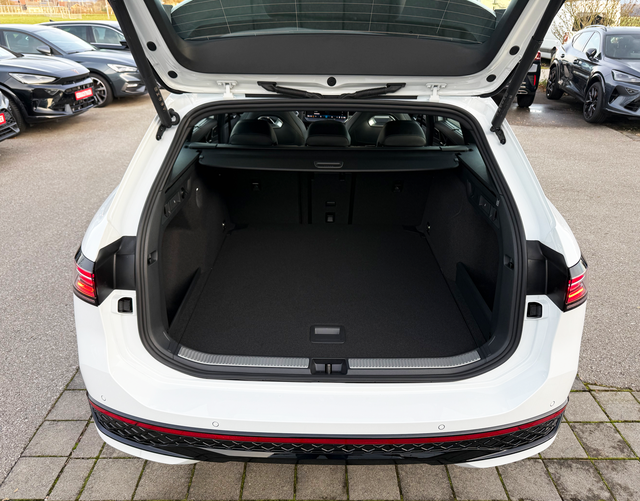 Kofferraum Volkswagen Passat Variant 2026 R-Line 2.0 TDI SCR 4MOTION 193 DSG 