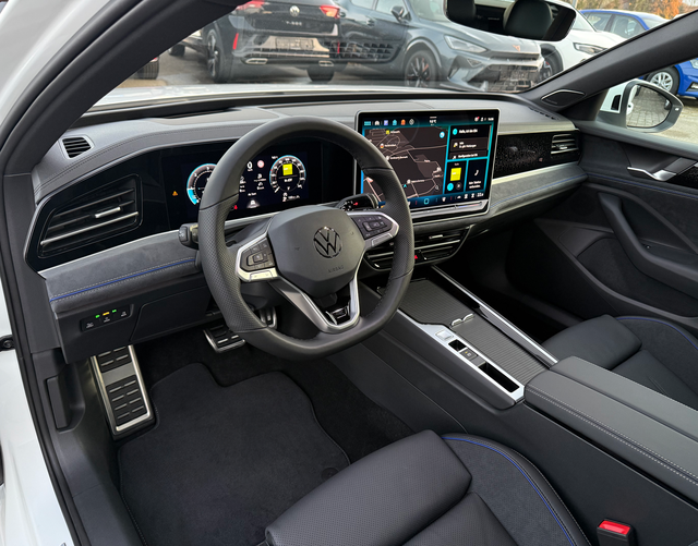 Interieur Volkswagen Passat Variant 2026 R-Line 2.0 TDI SCR 4MOTION 193 DSG 