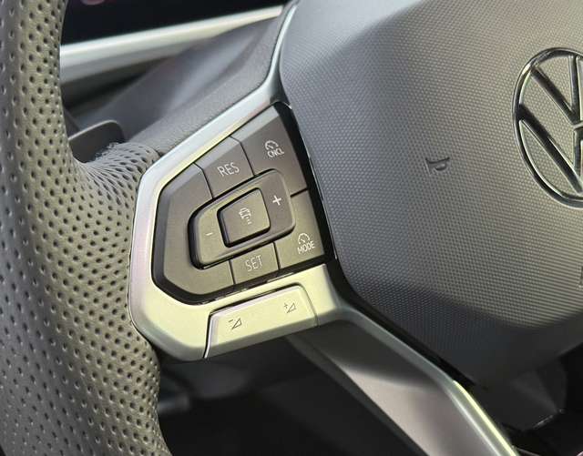 Multifunktionslenkrad Volkswagen Passat Variant 2026 R-Line 2.0 TDI SCR 4MOTION 193 DSG 