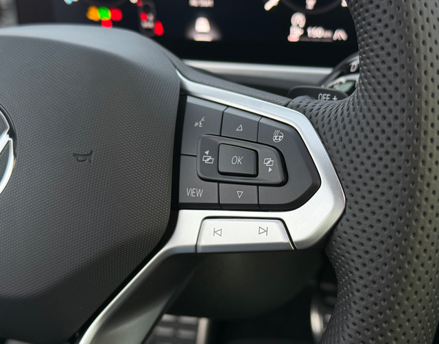 Multifunktionslenkrad Volkswagen Passat Variant 2026 R-Line 2.0 TDI SCR 4MOTION 193 DSG 