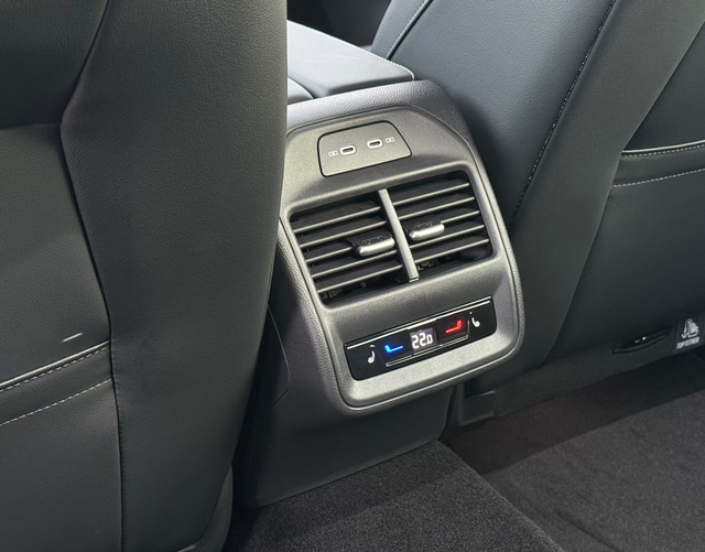 Klimaanlage hinten Volkswagen Passat Variant 2026 R-Line 2.0 TDI SCR 4MOTION 193 DSG 