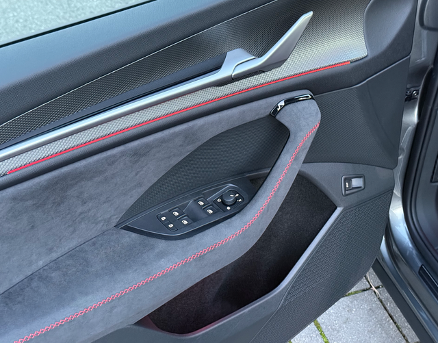 Fahrertür Highlights Skoda Kodiaq 2026 H10 RS 2.0 TSI 195kW 4x4 DSG