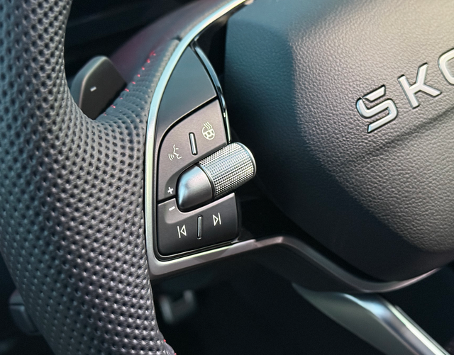 Multifunktionslenkrad Skoda Kodiaq 2026 H10 RS 2.0 TSI 195kW 4x4 DSG