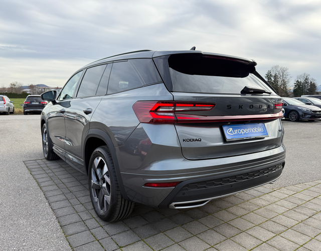 Hinten Skoda Kodiaq H10 SPORTLINE 2.0 TDI DSG 4x4 142 kW