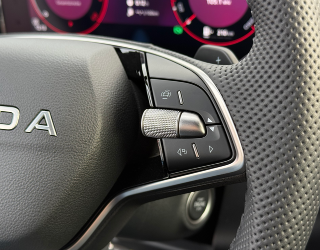 Multifunktionslenkrad Skoda Kodiaq SPORTLINE 2.0 TDI DSG 4x4 142 kW