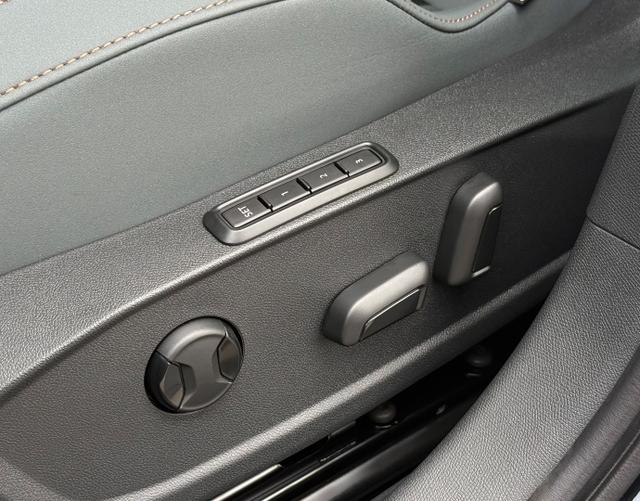 Fahrersitz elektrisch Cupra Leon Sportstourer VZ EXTREME 2.0 TSI 245 kW DSG 4DRIVE