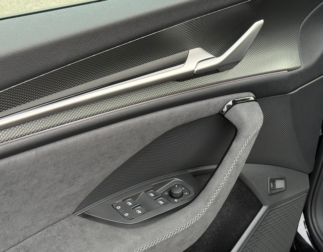 Fahrertür Highlights Skoda Kodiaq SPORTLINE 2.0 TDI DSG 4x4 142 kW