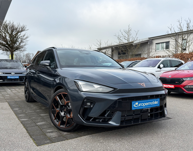Vorne Cupra Leon Sportstourer VZ EXTREME 2.0 TSI 245 kW DSG 4DRIVE 