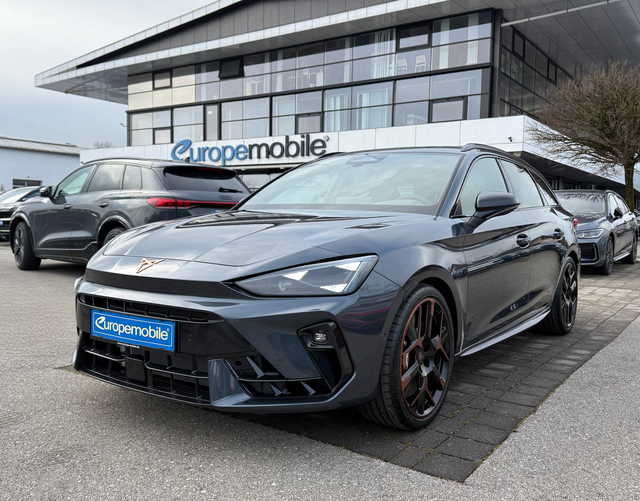 Vorne Cupra Leon Sportstourer VZ EXTREME 2.0 TSI 245 kW DSG 4DRIVE 