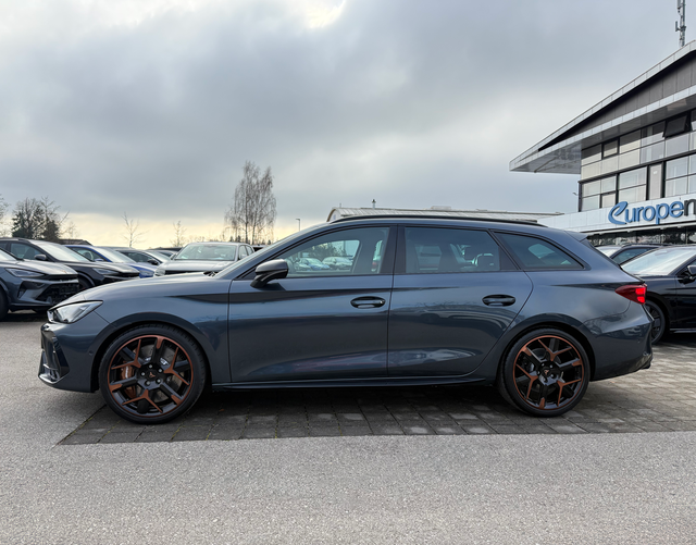 Fahrerseite Cupra Leon Sportstourer VZ EXTREME 2.0 TSI 245 kW DSG 4DRIVE 