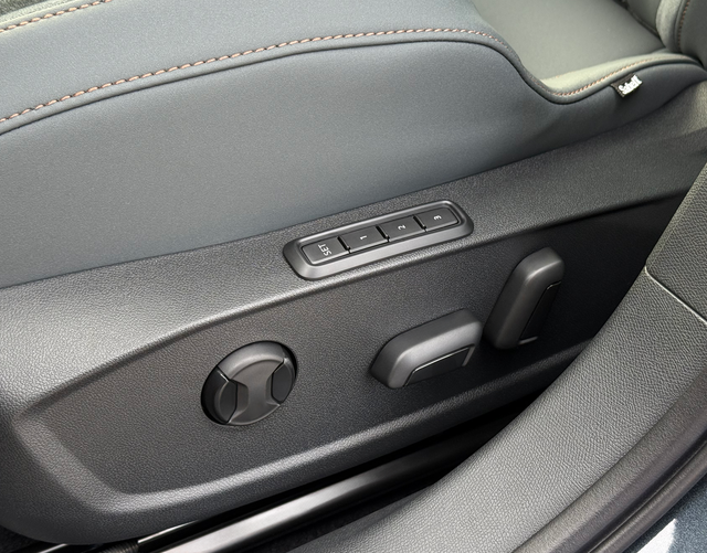 Fahrersitz elektrisch Cupra Leon Sportstourer VZ EXTREME 2.0 TSI 245 kW DSG 4DRIVE 