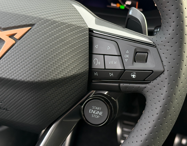 Multifunktionslenkrad Cupra Leon Sportstourer VZ EXTREME 2.0 TSI 245 kW DSG 4DRIVE 