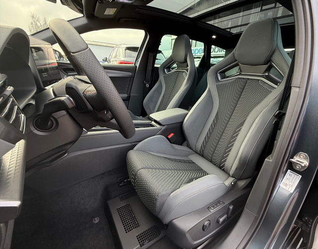 Vordersitze Polsterung Cupra Leon Sportstourer VZ EXTREME 2.0 TSI 245 kW DSG 4DRIVE 
