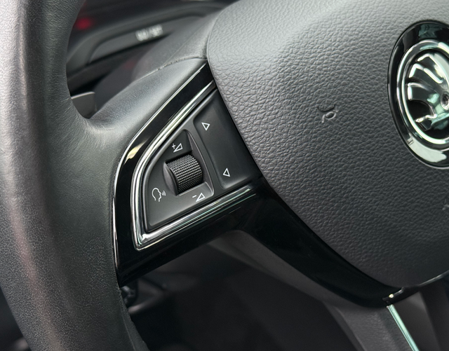 Multifunktionslenkrad Skoda Karoq Style PREMIUM