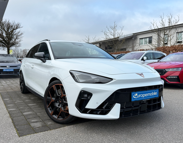 Vorne Cupra Leon Sportstourer VZ EXTREME 2.0 TSI 245 kW DSG 4DRIVE