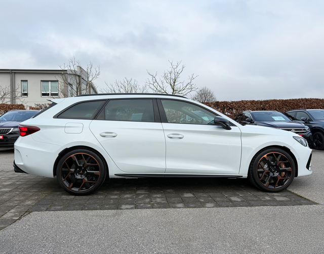Beifahrerseite Cupra Leon Sportstourer VZ EXTREME 2.0 TSI 245 kW DSG 4DRIVE