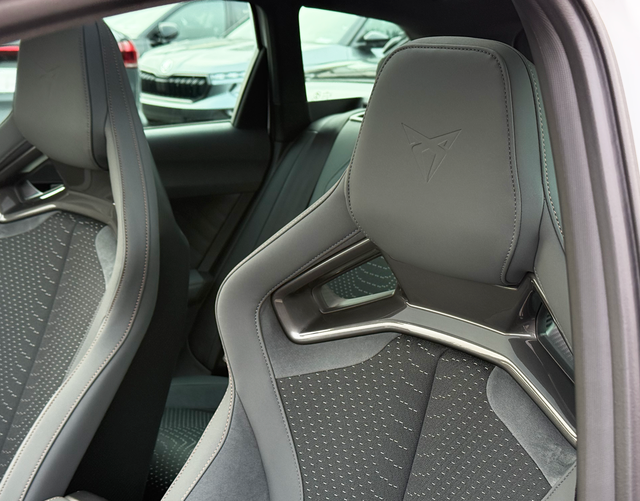 Vordersitze Polsterung Cupra Leon Sportstourer VZ EXTREME 2.0 TSI 245 kW DSG 4DRIVE