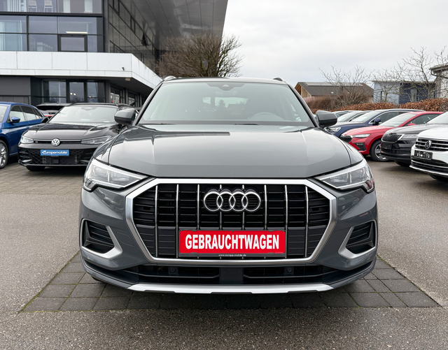 Vorne Audi Q3 advanced 35 TFSI S tronic