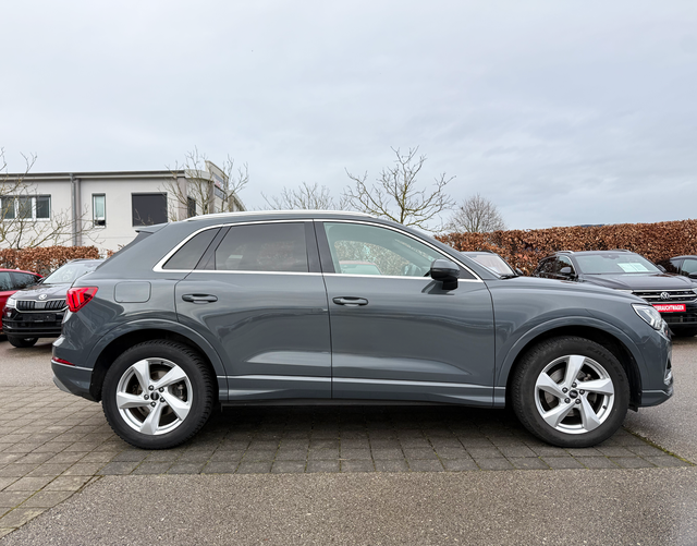Beifahrerseite Audi Q3 advanced 35 TFSI S tronic
