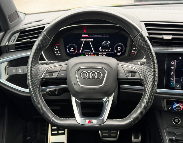 Lenkrad Audi Q3 advanced 35 TFSI S tronic