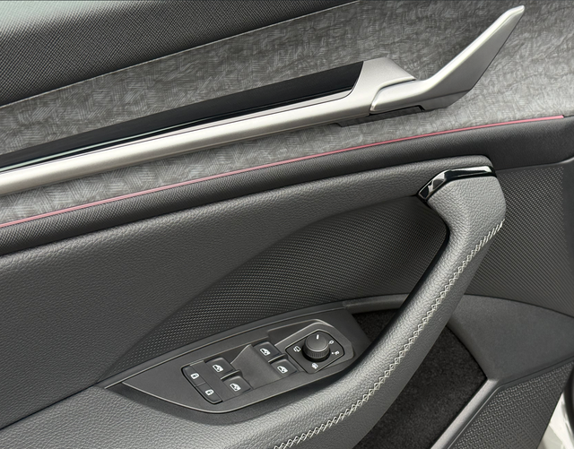 Fahrertür Highlights Skoda Kodiaq SELECTION NAVI 2026 2.0 TDI 193 4x4 DSG