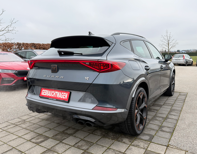 Hinten Cupra Formentor VZ (D2) 2.0 TSI 4Drive 310 PS DSG