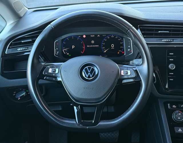 Lenkrad Volkswagen Touran Highline 1.5 TSI 150 DSG