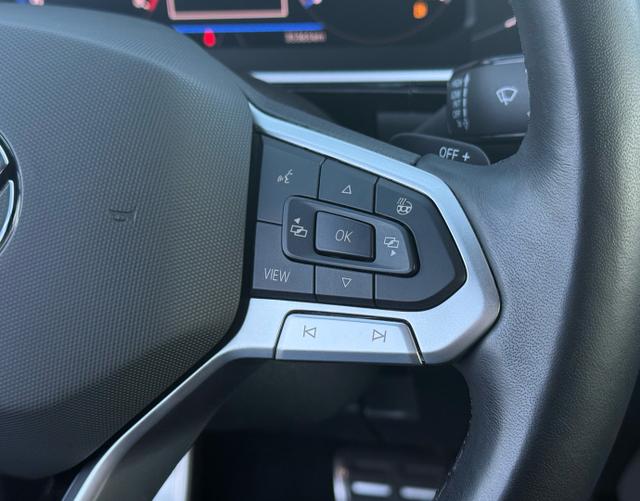 Multifunktionslenkrad Volkswagen T-Roc R-LINE + 1.5 TSI OPF 150 DSG