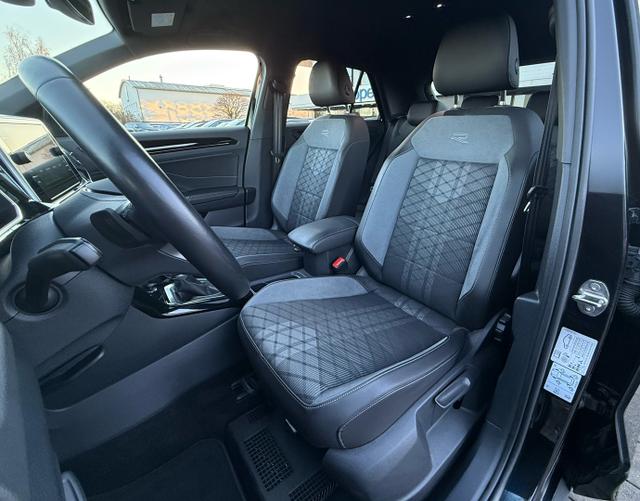 Vordersitze Polsterung Volkswagen T-Roc R-LINE + 1.5 TSI OPF 150 DSG