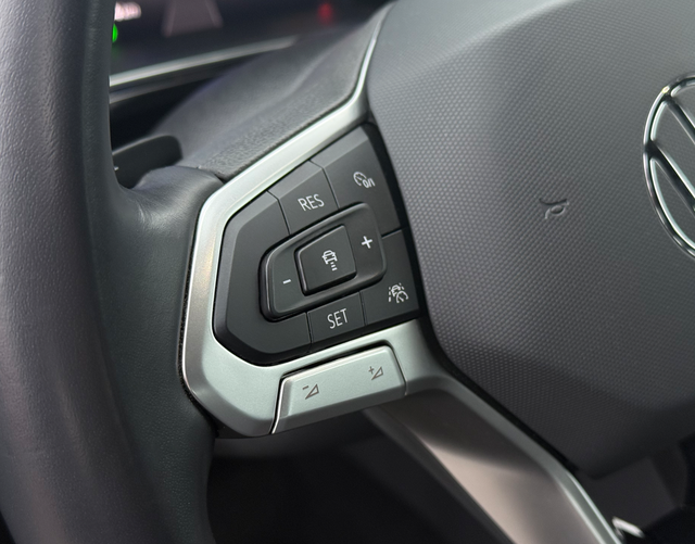 Multifunktionslenkrad Volkswagen Taigo R-Line 1.5 TSI OPF 150 DSG