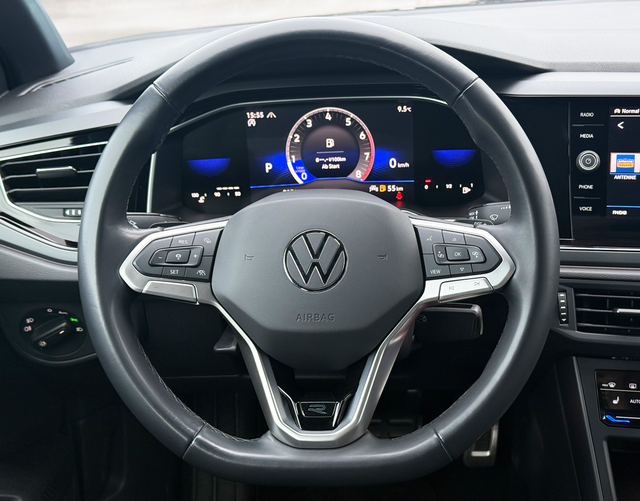 Lenkrad Volkswagen Taigo R-Line 1.5 TSI OPF 150 DSG