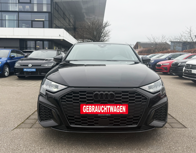 Vorne Audi A3 Sportback S-line 35 TDI S tronic