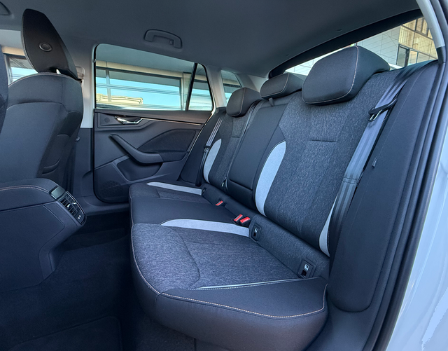 R&uuml;cksitzbank Skoda Kamiq 1.5 TSI Style
