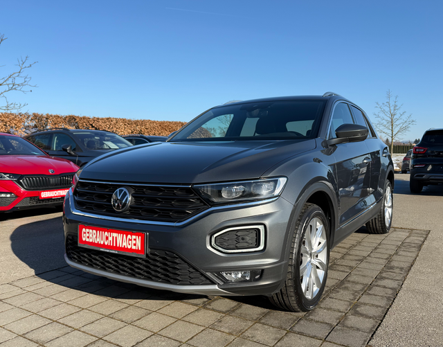Vorne Volkswagen T-Roc Sport PLUS PAKET I 1.5 TSI 150 DSG