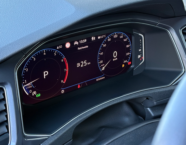 Digitales Cockpit Volkswagen T-Roc Sport PLUS PAKET I 1.5 TSI 150 DSG