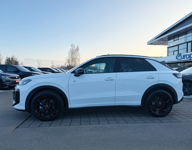 Fahrerseite Volkswagen T-Roc R-Line 1.5 eTSI OPF DSG 