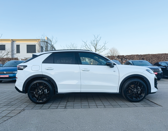 Beifahrerseite Volkswagen T-Roc R-Line 1.5 eTSI OPF DSG 