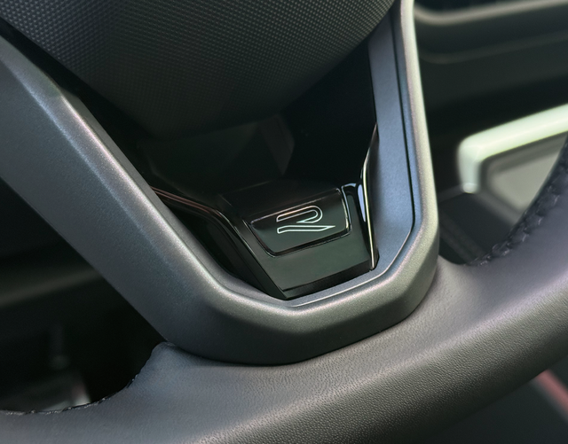 Lenkrad Logo Volkswagen T-Roc R-Line 1.5 eTSI OPF DSG 