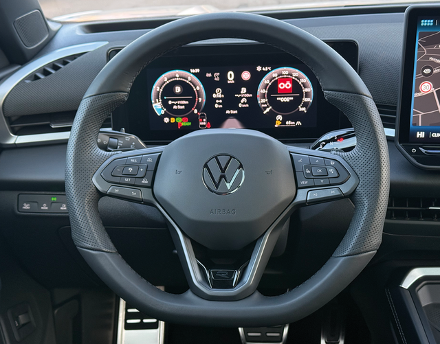 Lenkrad Volkswagen T-Roc R-Line 1.5 eTSI OPF DSG 