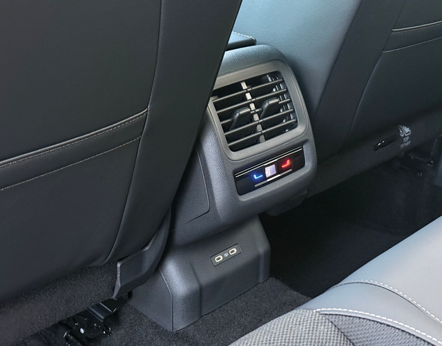 Klimaanlage hinten Volkswagen T-Roc R-Line 1.5 eTSI OPF DSG 