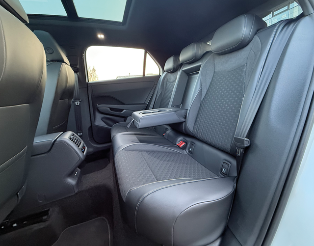 R&uuml;cksitzbank Volkswagen T-Roc R-Line 1.5 eTSI OPF DSG 