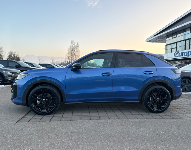 Fahrerseite Volkswagen T-Roc R-Line 1.5 eTSI OPF DSG 