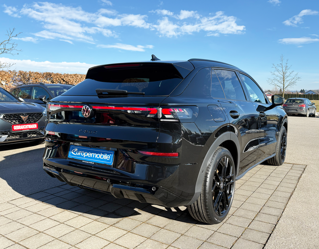 Hinten Volkswagen T-Roc R-Line 1.5 eTSI OPF DSG 150